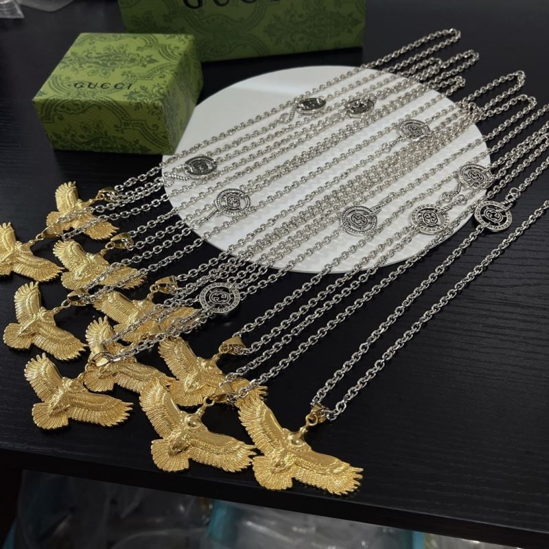 G*u*i necklaces